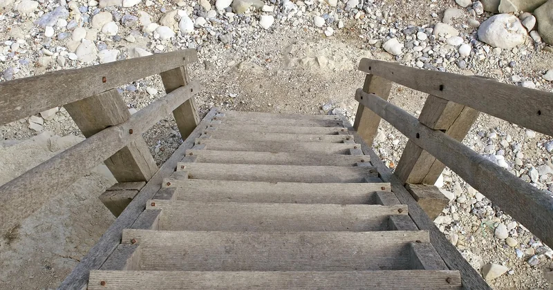 Les trois risques principaux : escaliers, fenêtres, prises électriques